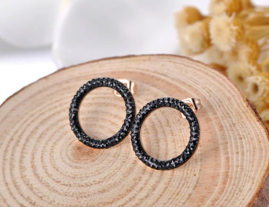 Black Circle Pendant Set