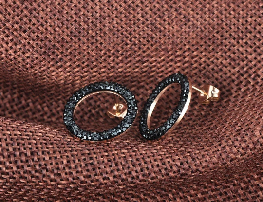 Black Circle Pendant Set
