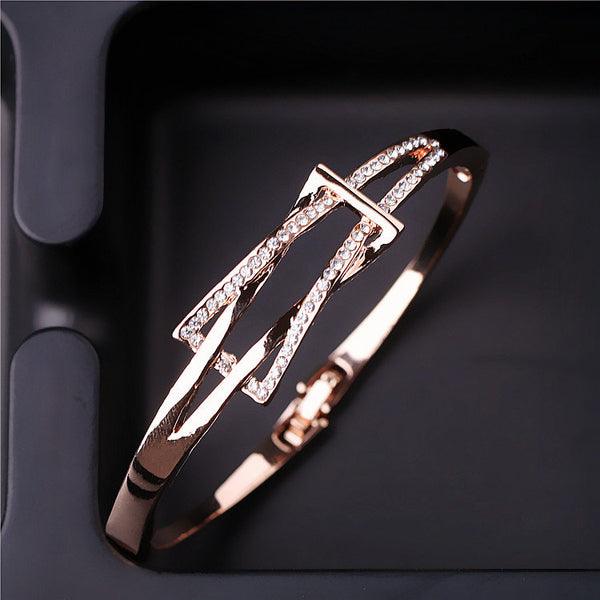 Crystal Buckle Knot Bracelet