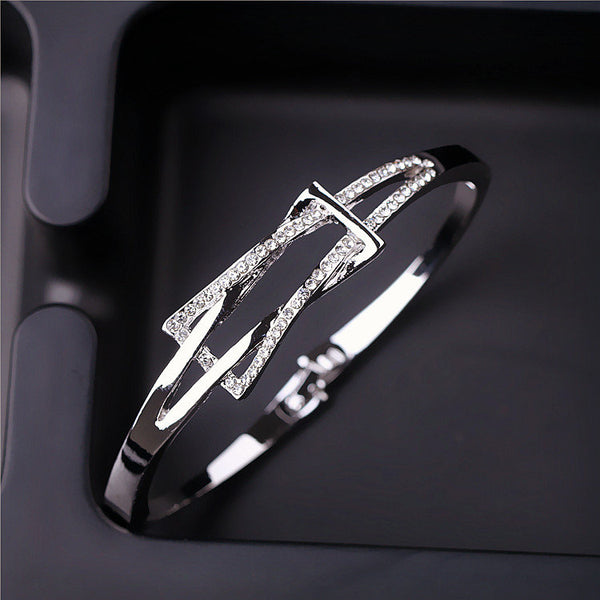 Crystal Buckle Knot Bracelet