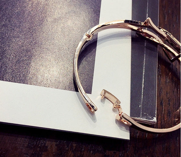 Crystal Buckle Knot Bracelet