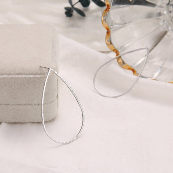Minimalist Teardrop Earrings