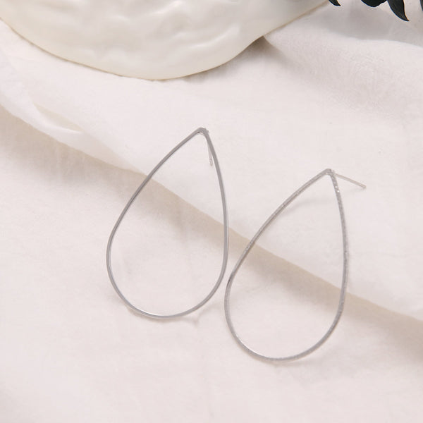 Minimalist Teardrop Earrings