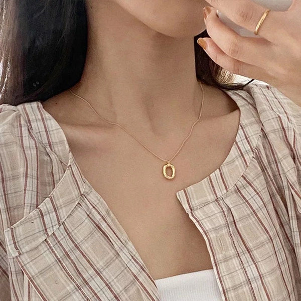 Hammered Open Oval Pendant Necklace