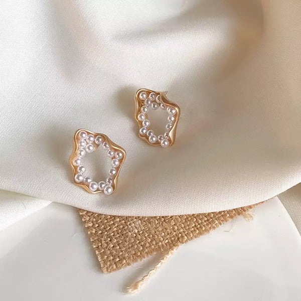 Asymmetric Oval Pearl Earrings