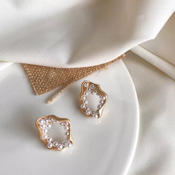 Asymmetric Oval Pearl Earrings