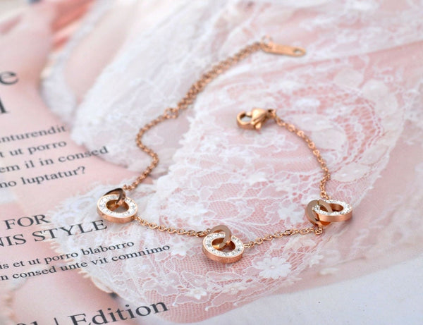 Interlocking Rings Charm Bracelet