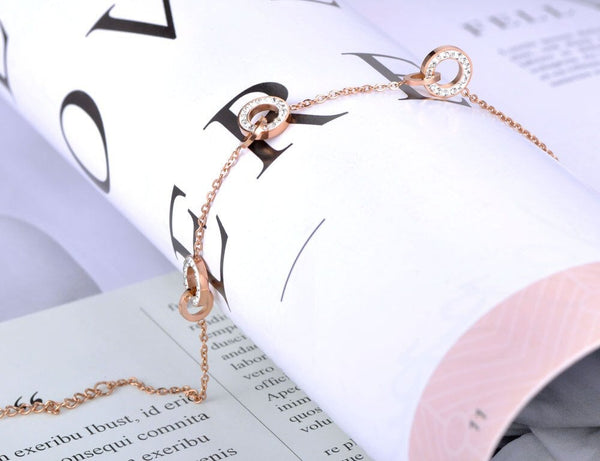 Interlocking Rings Charm Bracelet