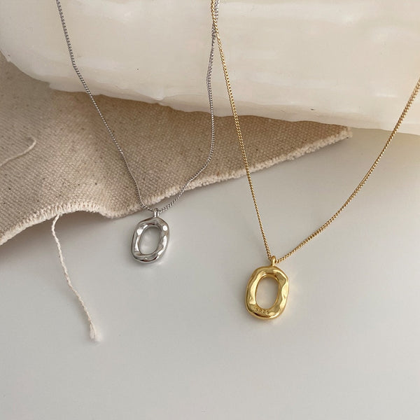 Hammered Open Oval Pendant Necklace