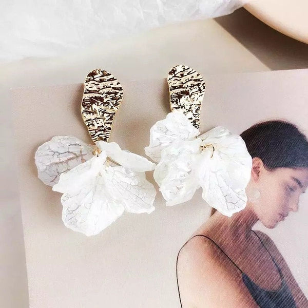 White Petals Flower Dangle Earrings