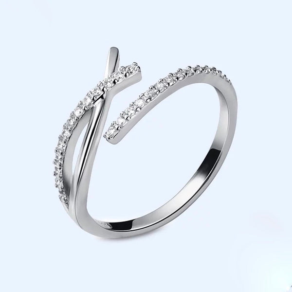 Micro Paved Fish Ring