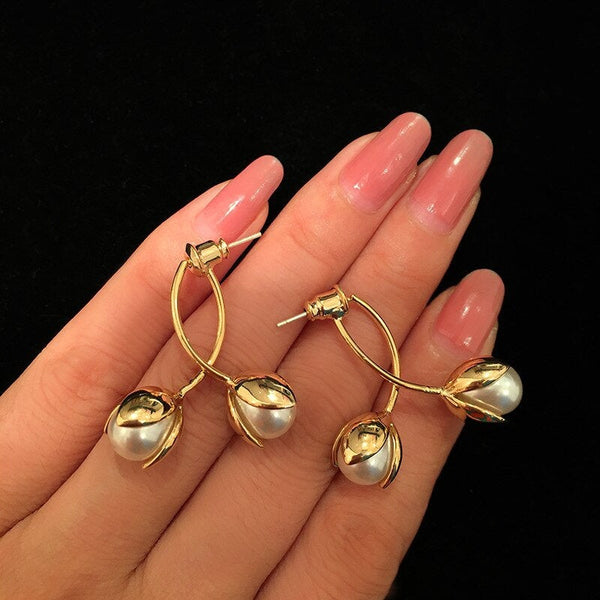 Blooming Tulip Pearl Ear Jackets