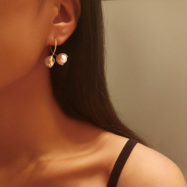 Blooming Tulip Pearl Ear Jackets