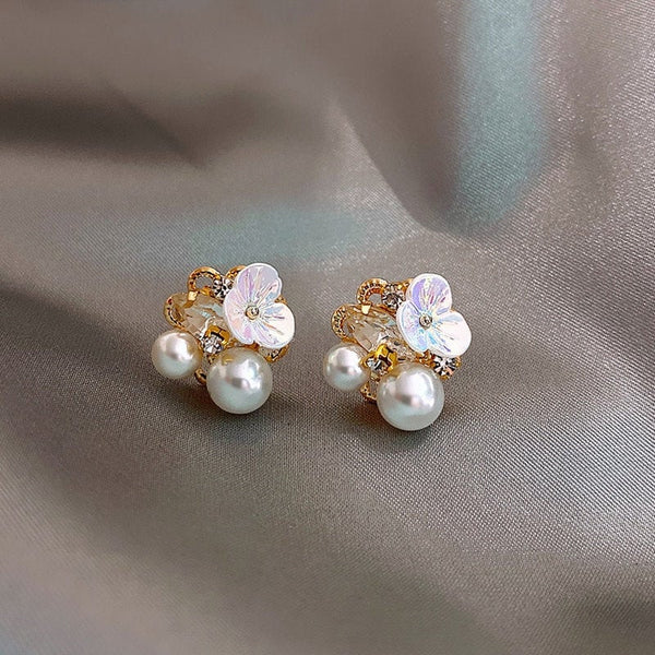 Pearly Flowers Stud Earrings