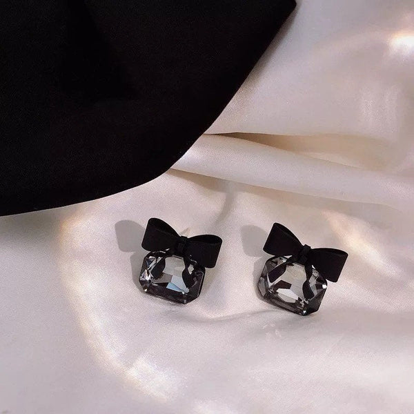 Retro Black Bow Crystal Earrings